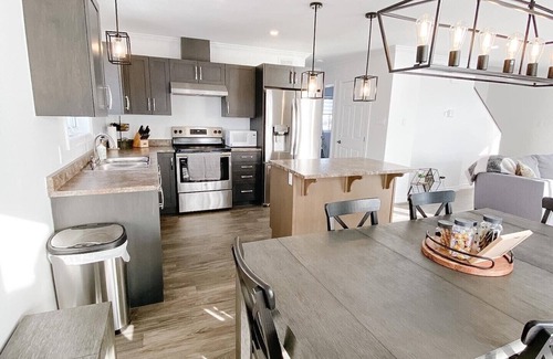 Ashfield-Colborne-Wawanosh Maison | Lake House with private beach on Lake Huron, 4 bed, 2 bath - all season.