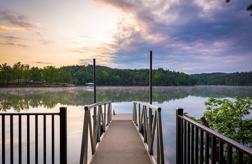 Nebo Maison | Lake James Country-style House - Deep Cove, Pool, Screen Porch, Kayaks & SUP!