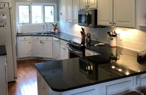 Seneca Copropriété | Lake Keowee Condo avec de superbes vues, piscine extérieure près de Clemson et Marina.