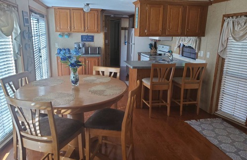 Salt Springs Cabine | Lake Kerr Cabin in Salt Springs W/golf cart and water sports equipment.