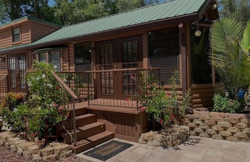 Salt Springs Cabine | Lake Kerr Cabin in Salt Springs W/golf cart and water sports equipment.