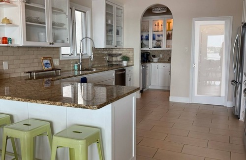 Sunrise Beach Village Maison | Lake LBJ Spacious 5BR, 3.5Bath Big Water Views Boat Dock PWC lift Lake Living!