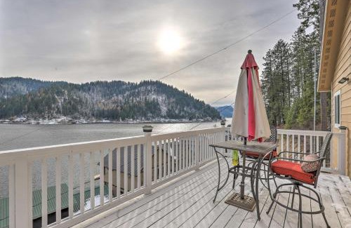 Loon Lake Maison | Lake Loon Hillside Cottage with Private Deck!