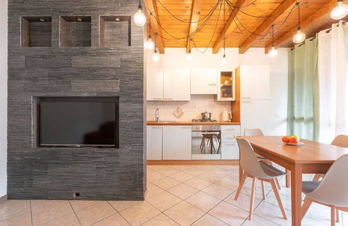 Sulzano Appartement | Lake & Love - Una Habitación Piso, Capacidad 4