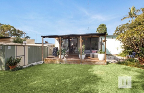 Summerland Point Maison | Lake Macquarie Escape - Cottage close to lake/shops