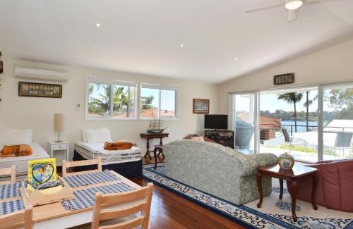 Morisset Park Appartement | Lake Macquaries' Edgewater Studio at Morisset Memories