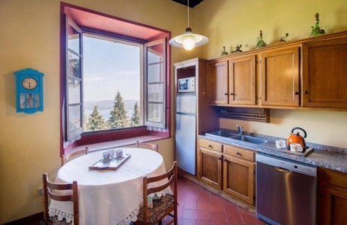 Brovello-Carpugnino Appartement | Location villa Lac Maggiori, Location villa Lacs Italiens, Location villa Lac Maggiori, villa avec piscine Lac Maggiori