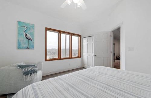 Lynchburg Maison | Lake Mansion On The Hill wPanoramic Views & Dock