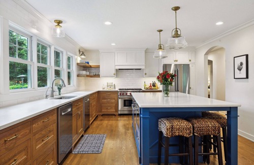 Minnetonka Beach Maison | Lake Minnetonka time! Fireplace,games,beach!