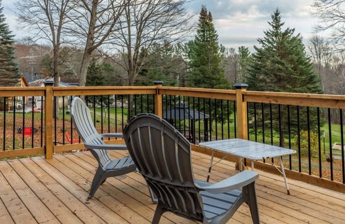 Muskoka Lakes Maison | Lake Muskoka 2-bedroom Cottage - Pier 100 #50