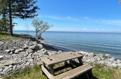 Wilson Maison | Lake Ontario House with beach