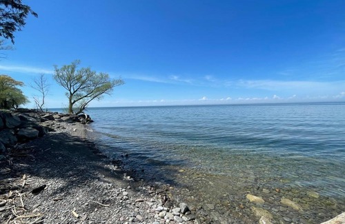 Wilson Maison | Lake Ontario House with beach