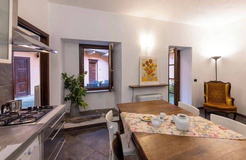 San Maurizio d'Opaglio Appartement | Lake Orta family retreat with lakefront garden