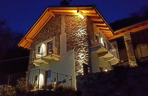 Crabbia Appartement | ORTA - APPARTEMENT VUE SUR LE LAC, plage privée et balcon (premier étage)