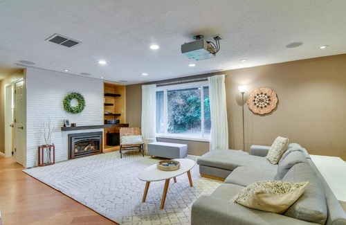 Palisades Maison | Lake Oswego Home with Covered Patio Near Portland!