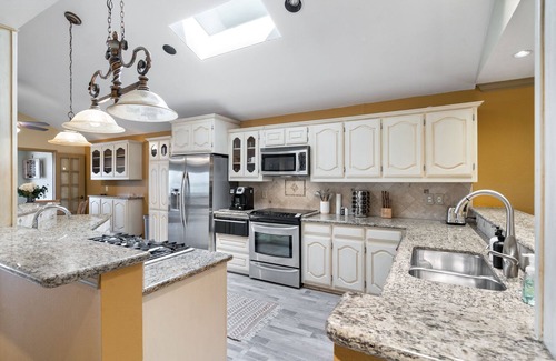 Rockwall Maison | Lake Ray Hubbard - Luxury Lakeside Home Located in Chandler's Landing - Rockwall