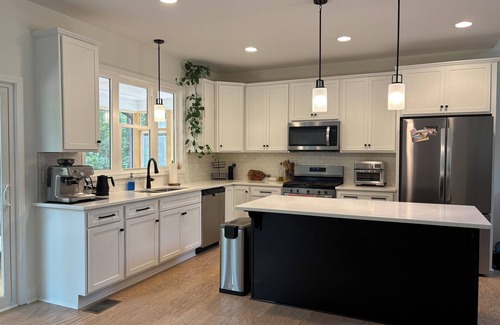 Hillsborough Maison | Lake Retreat in Hillsborough, NC