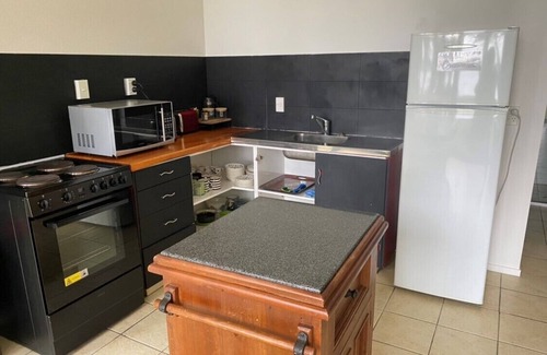 Tikitere Appartement | Lake Rotoiti - hot water creek.