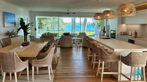 Nords Wharf Maison | Lake Sabai - Waterfront and private pool