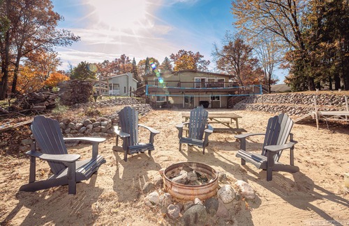 Nekoosa Maison | Lake Sherwood Shores Retreat - Private Beach, Sand Valley, 40 min. to the Dells