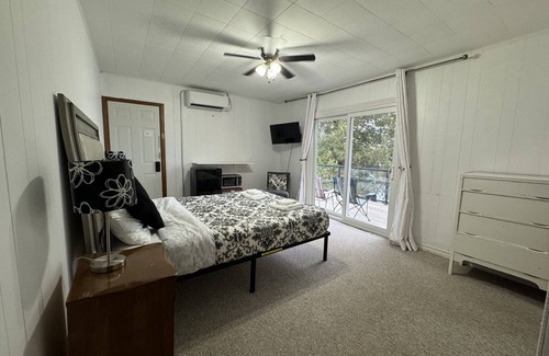 Port Stanton Maison | Lake Sparrow Guest House Inc