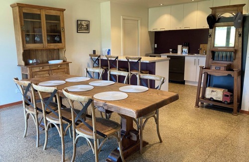 Tasman Region Autre | Lake Station House-Cosy Farm House nestled into Lake Station