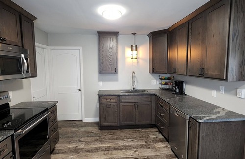 Upper Peninsula Michigan Hôtel | Lake Superior View- 3 Bedroom Suite at Econo Lodge Lakeside