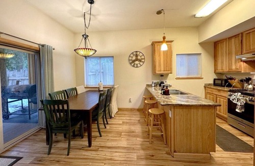 Tahoe Pines Cabine | Lake Tahoe W. Shore Cabin, Tahoe Pines / Homewood, 8-10 personnes, Hottub, Wifi, Cabl