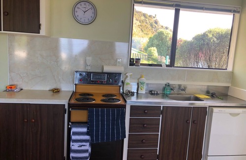 Whareroa Village Maison | Lake Taupo- Whareroa Village, sit on the deck enjoy the view.