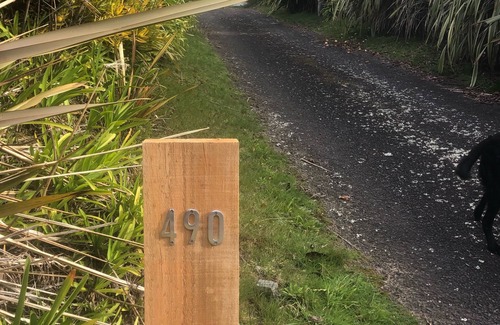 Whareroa Village Maison | Lake Taupo- Whareroa Village, sit on the deck enjoy the view.