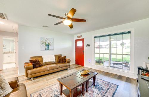 Wills Point Maison | Lake Tawakoni Access and Hot Tub - Wills Point Home!
