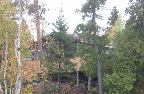 Temagami Cottage | Lac Temagami Cottage / Lakeshore Suite Location de vacances à la Temagami Bighouse