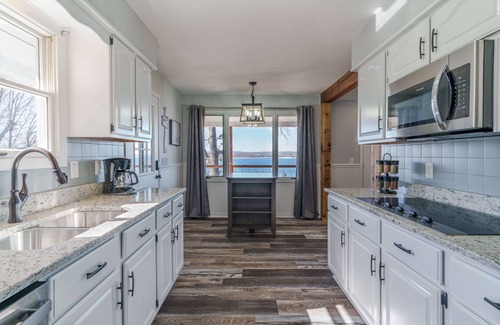 Lakeview Maison | Lake Therapy- Best views of Bull Shoals Lake/White River area!