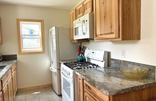 Jefferson Cottage | Lake Top Cottage - Midcoast Maine - New Reno - High-Speed WiFi