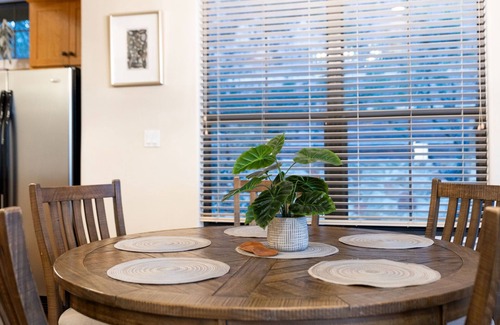 Leander Cabine | Lake Travis Hill Country Hollows Resort Cabin