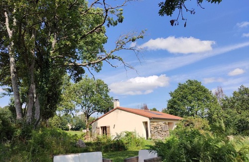 Senaillac-Latronquiere Maison | Lake view, Beach, Quiet and kayaks