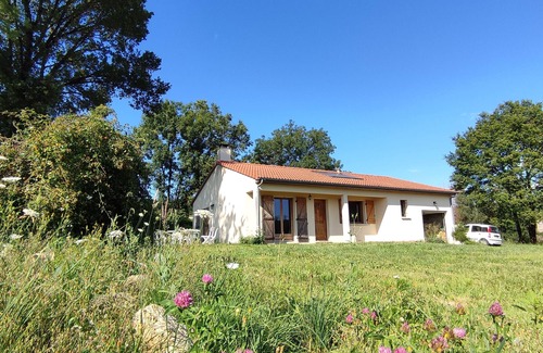 Senaillac-Latronquiere Maison | Lake view, Beach, Quiet and kayaks