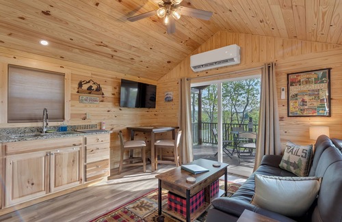 White County Cabine | Lake View Adventure Cabin at Bear Bluff Retreat