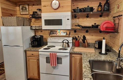 White County Cabine | Lake View Adventure Cabin at Bear Bluff Retreat