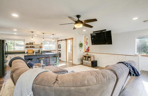 Hayden Lake Appartement | Lake-View Apt with Furnished Deck in Hayden!