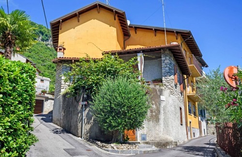 Vassena Appartement | Apt lake view with garden! WIFI and relaxation!