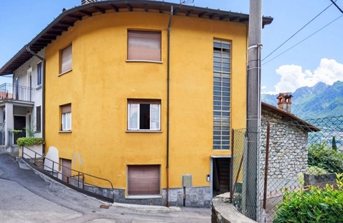Vassena Appartement | Apt lake view with garden! WIFI and relaxation!