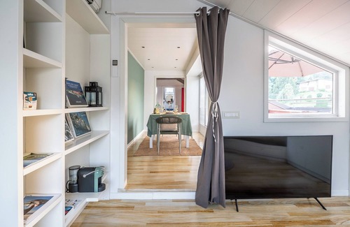 Dagnente Appartement | Lake view attic