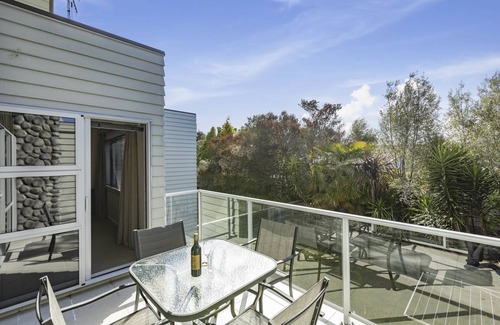 Taupo Cottage | Bay Bliss - Lake Taupo Holiday Home