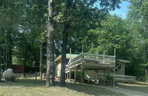 Hoyt Cabine | Lake View Cabin 2 beds 1 bath sleeps 5 15 miles from Eufaula.