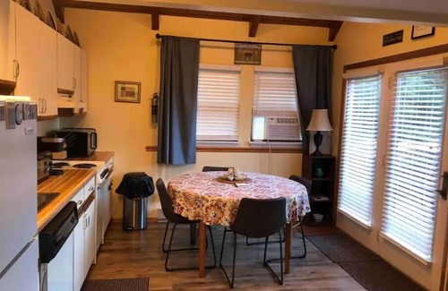 Mountainside Maison | Lake view condo with wood fireplace
