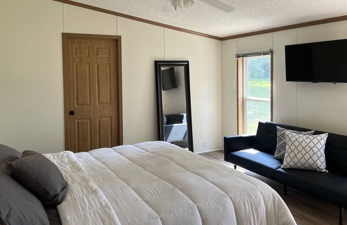 Elysian Maison | Lake View Cottage in Elysian with Lake Francis Views - 20% Weekly Discount