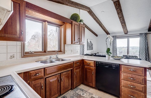 Guelph/Eramosa Maison | Lake View House on 5 acres with trail access