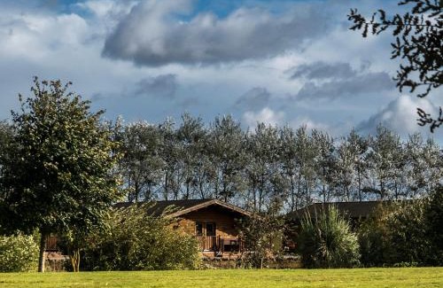Wrangle Maison | Lake View Lodges - 25072