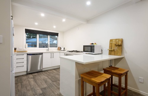 Mangakino Maison | LAKE VIEW RETREAT - Relax, Unwind, & Make Memories